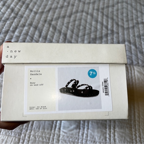 Target a new day sandal slides black 7.5 EUC - Picture 5 of 9